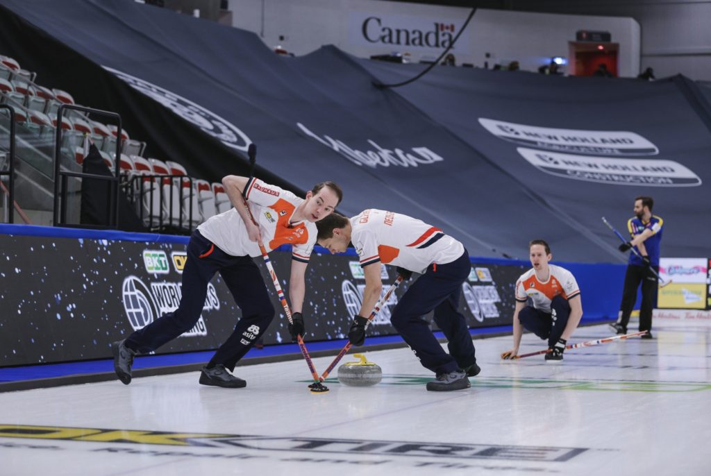 WK Curling 2021 Team Netherlands and Sweden